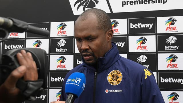 cedric-kaze-urges-focus-as-kaizer-chiefs-extend-winning-streak